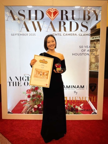 Yue Shi, individual Best Residential Student Award.