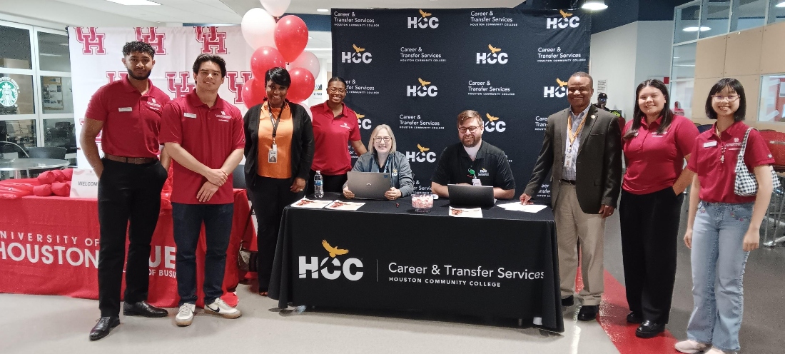 Students and officials at HCC Career & Transfer Services hosts UH Preview Day